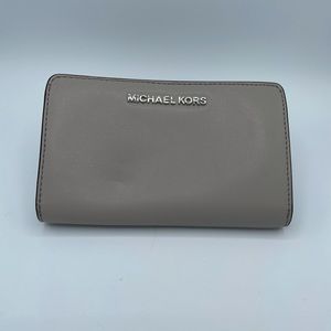 Michael Kors Jet Set Travel wallet